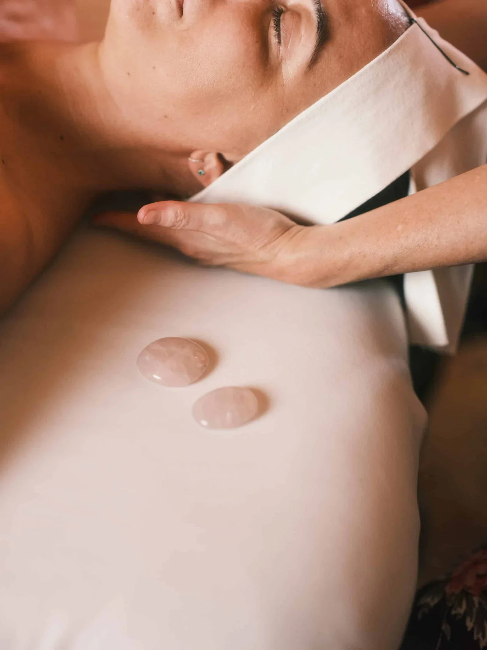 Hot stone massage treatment